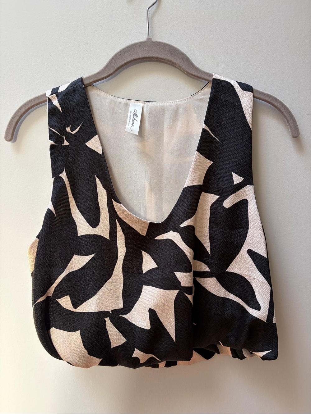 NWOT Mahina Black & Cream Abstract Print bubble tank